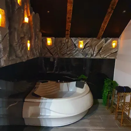 The Forest Gate Luxury Retreat Pale